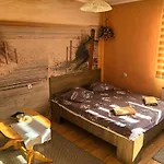 къща томови Гостевой дом Девин