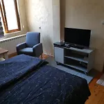 къща томови Гостевой дом