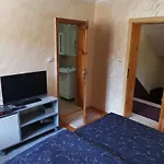 къща томови Гостевой дом *