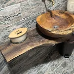 къща томови Девин