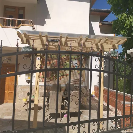 къща томови Gasthof Dewin