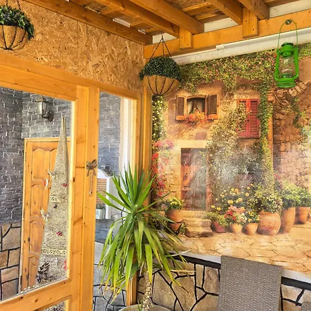 Guest house къща томови Devin