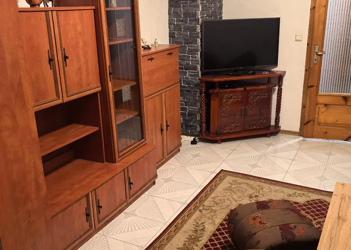 къща томови Gasthof Dewin