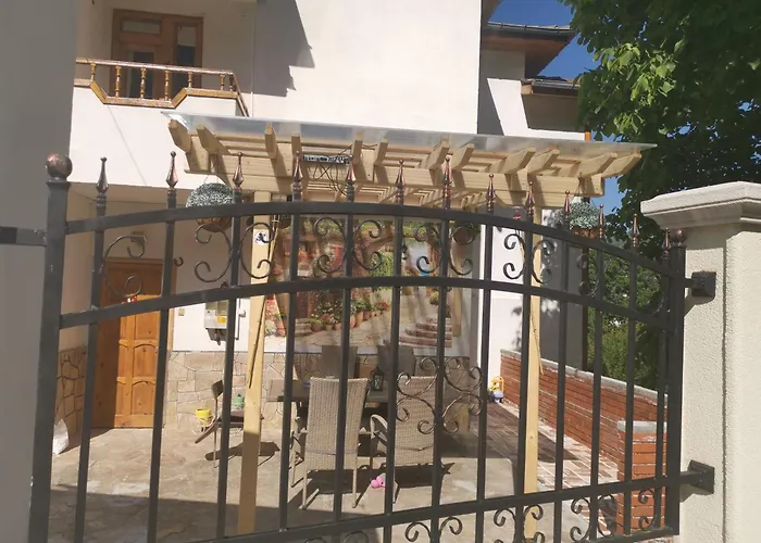 къща томови Gasthof Dewin