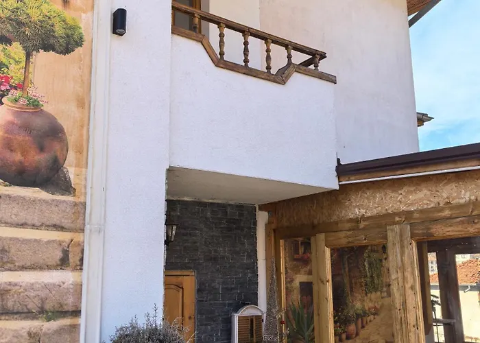 къща томови * Dewin