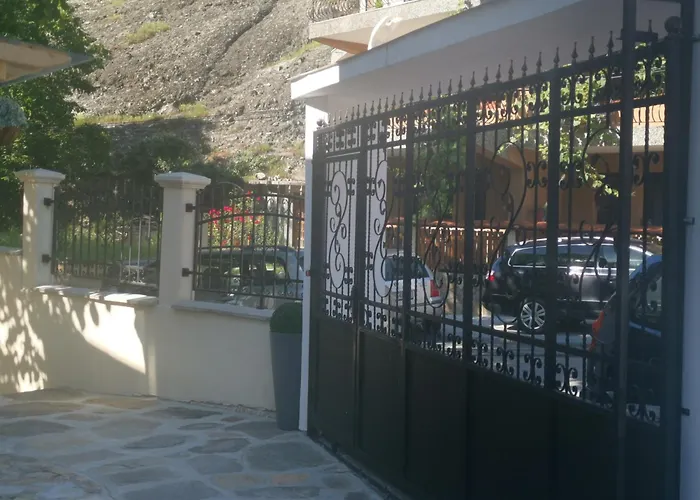 къща томови * Dewin